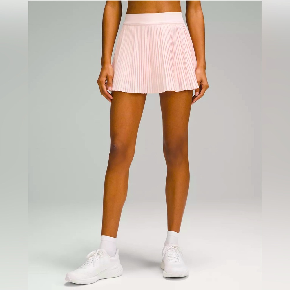 🆕Lululemon🍋Varsity High-Rise Pleated Tennis
Skirt Colour Strawberry Milk… Sz 8